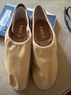 Bloch Beige/Tan Leather Slip-On Dance Shoes 10.5
